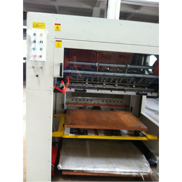 Mesin lipatan cutting die otomatis dengan model pengupasan otomatis AEM-1080Q